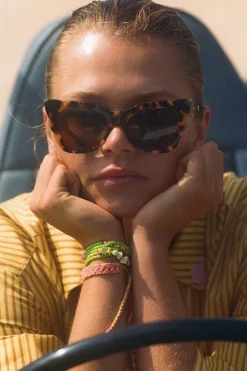 Marilyn with Solid Brown Lens